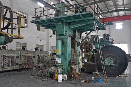 Warm forging press macine